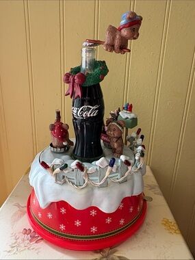 Enesco Collectible 1991 Vintage Holiday Coca Cola Light Up Rotating Musical